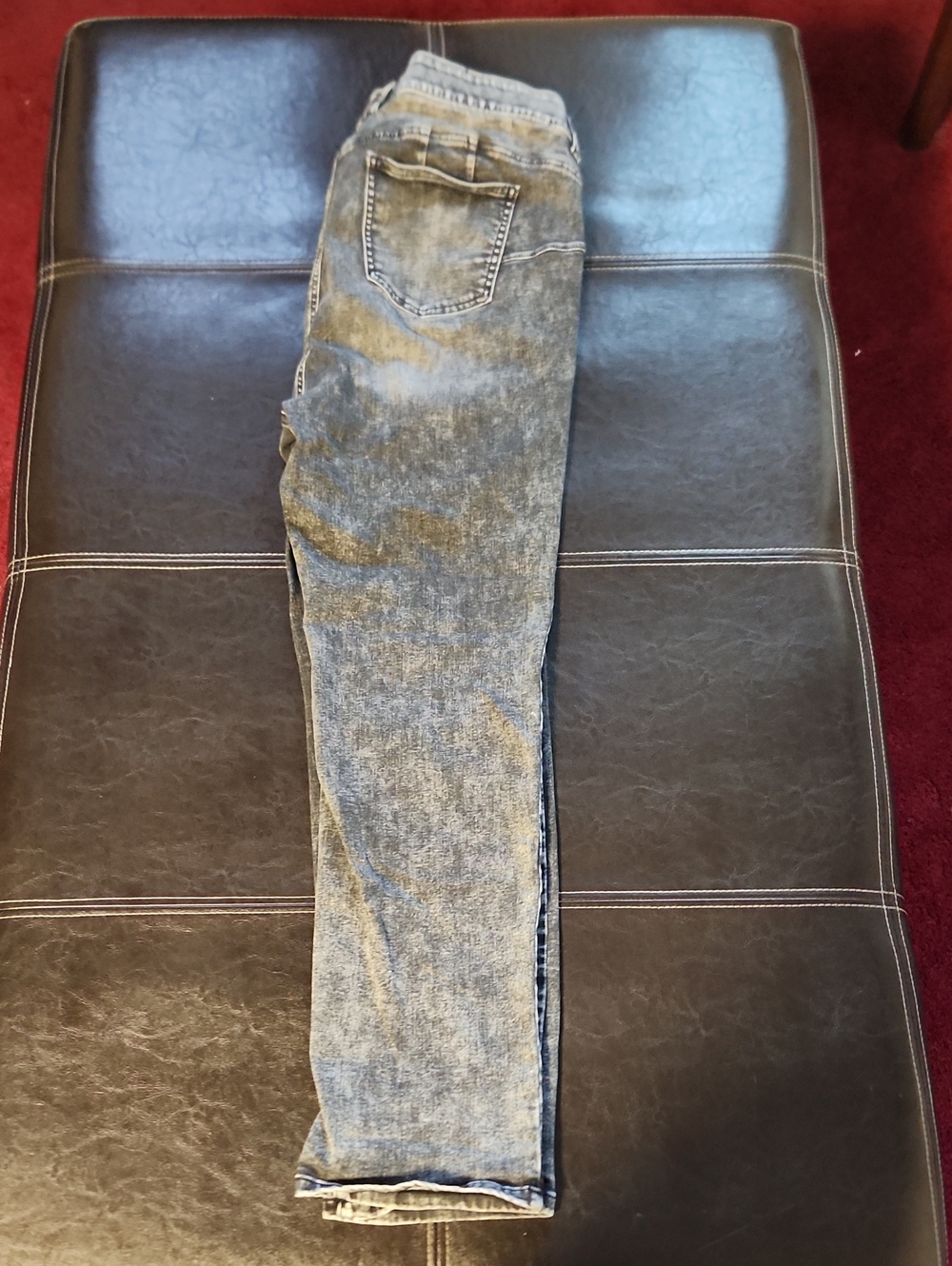 Women's Grey Washed Jeans - Classic Slim Fit